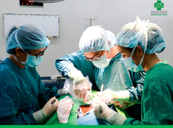 Phẫu thuật thành công ung thư tuyến giáp thể nhú, di căn hạch trên bệnh nhân trẻ tuổi